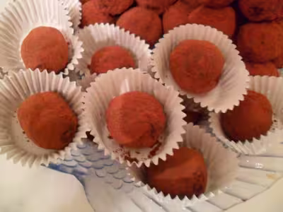 Truffes au praliné aux amandes et noix caramélisées