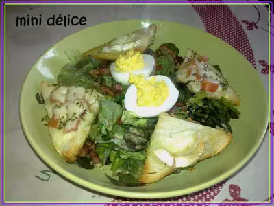 Salade composée aux tartines de fromage