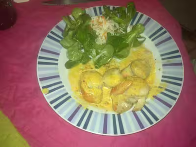 Saint-Jacques au Safran avec Crème Fraîche et Échalote