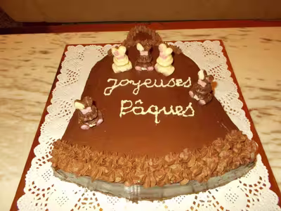 Cloche ,gâteau de pâques