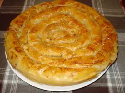 Grèce: Tarte roulée à la viande (kreatopita rolo) par chrysilla