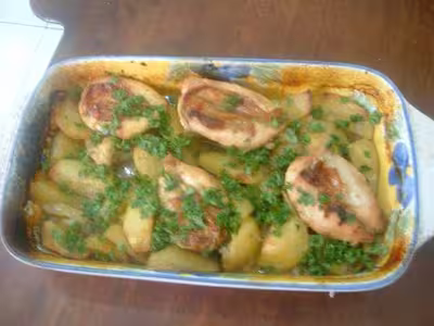 Poulet et pommes de terre au four