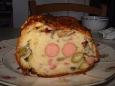 Cake salé aux saucisses