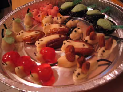 Friandises à base de pâte d'amandes et de fruits secs