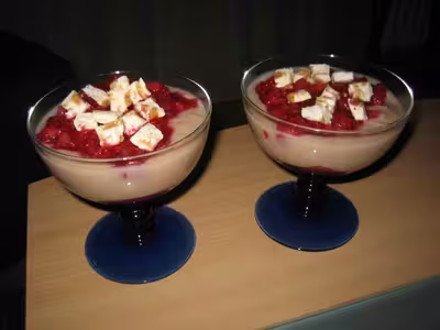 Soupe de poires, framboises au nougat