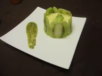 Mousse de mangue et coulis de kiwi