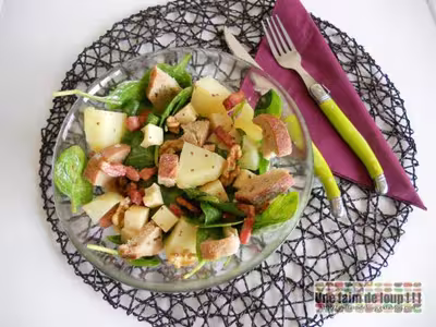 Salade montagnarde, pommes de terre, noix, lardons