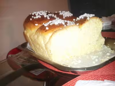 Brioche tressée à la main
