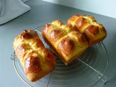 Brioches aux oeufs et beurre