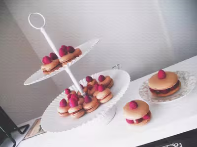 Macarons praliné-framboises